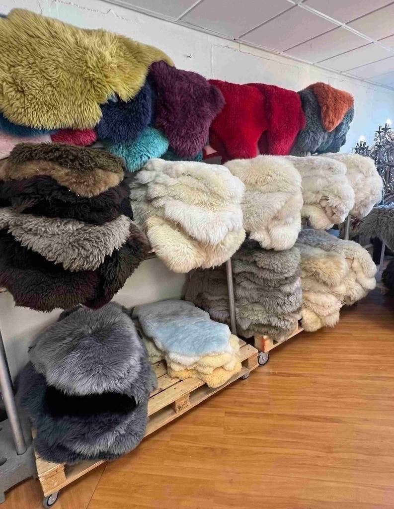 Originele schapenvachten 2 stuks 35 euro, Djt@dejuistetoon.eu, Ophalen of Verzenden, Zo goed als nieuw, Mon Plaisir 19, Etten-Leur, Netherlands