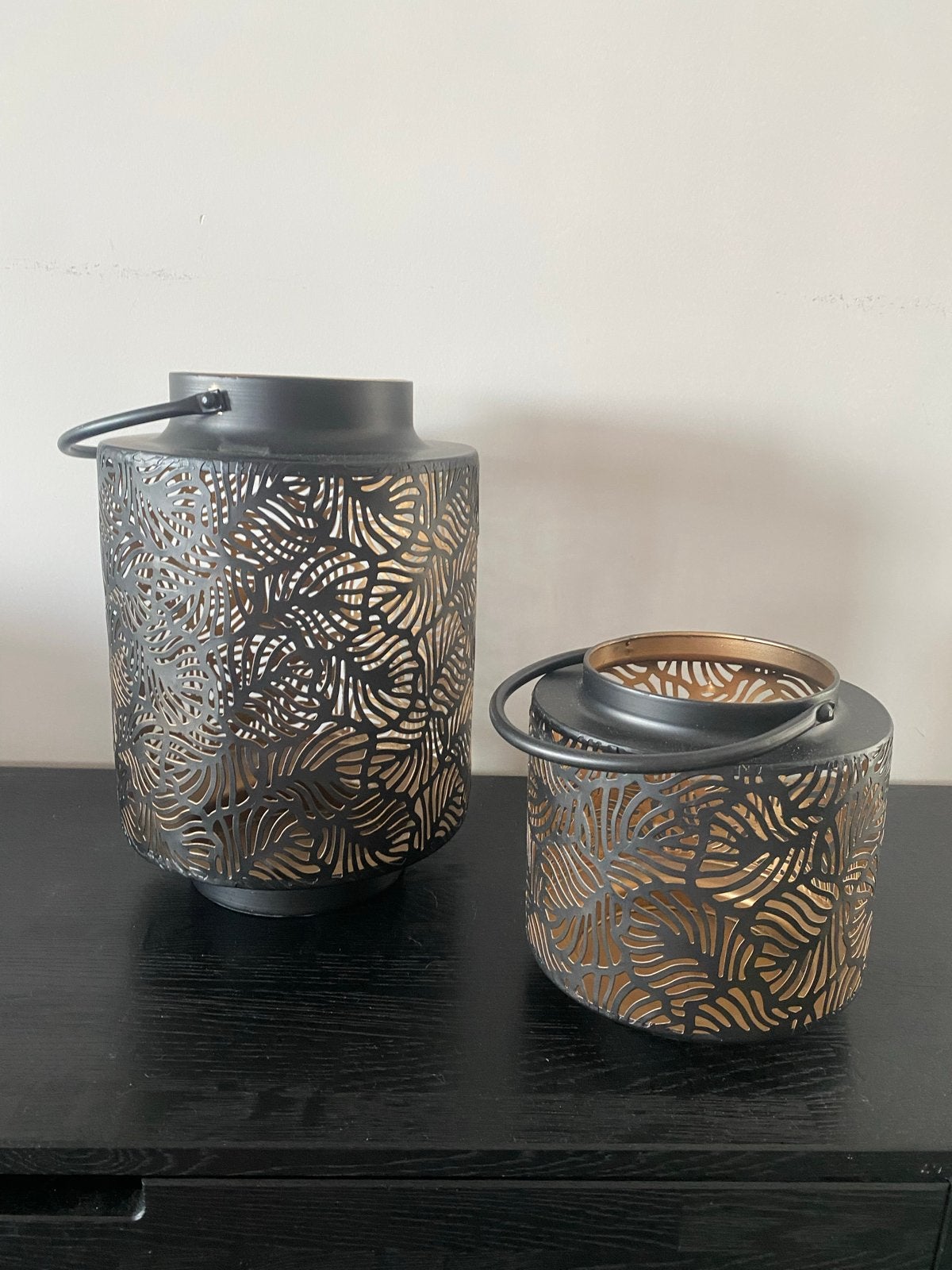 Set van 2 zwarte metalen windlichten met bladmotief, Zwart, Ophalen of Verzenden, Zo goed als nieuw, Metaal