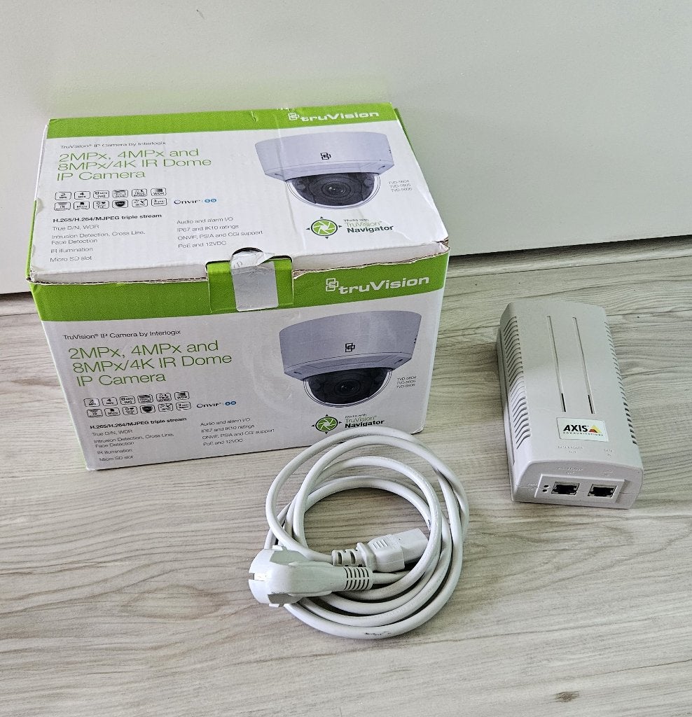 TruVision 4MP IP Dome Camera + AXIS PoE Adapter (compleet), Ophalen, Zo goed als nieuw, Binnencamera