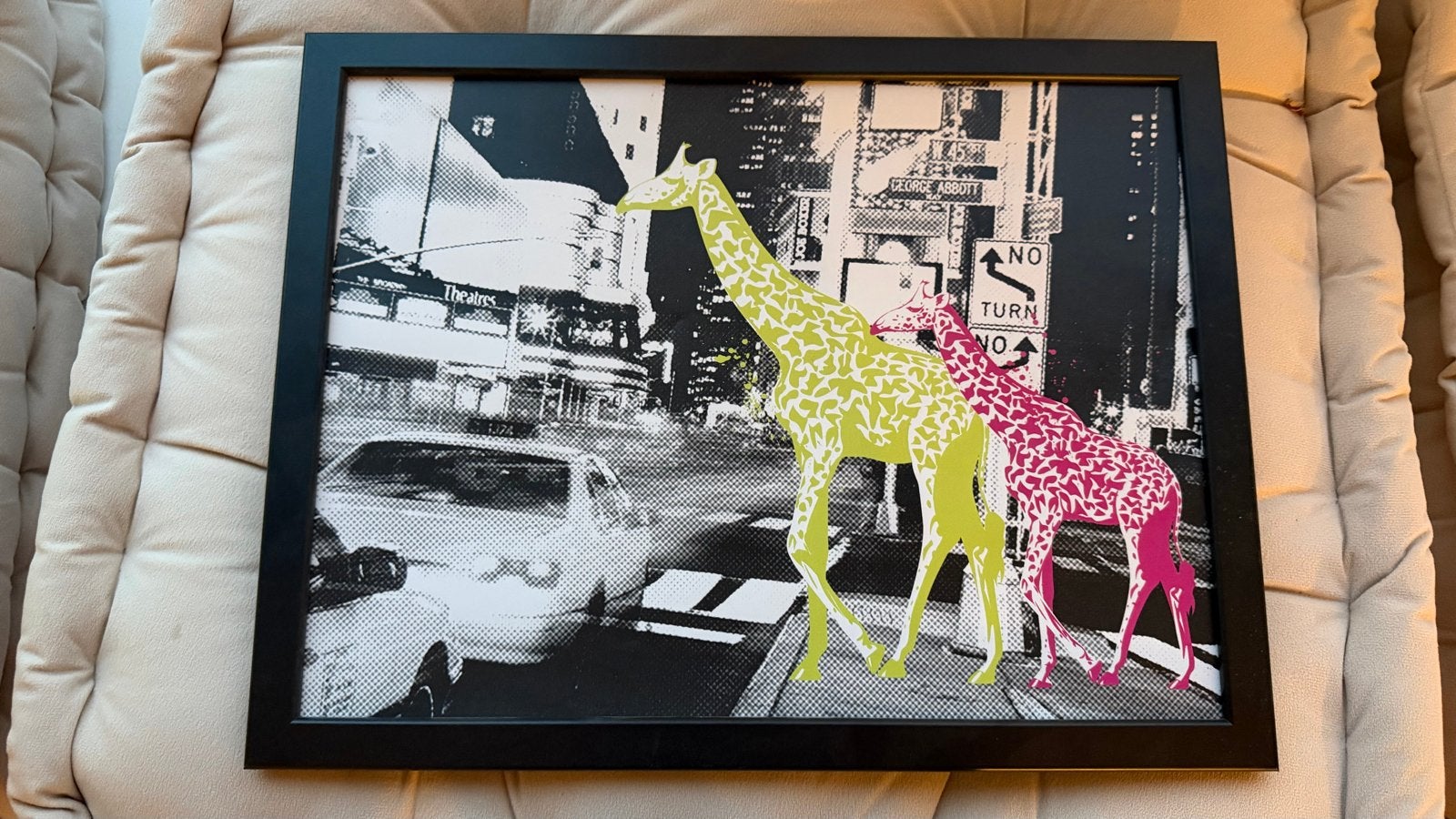 Moderne print met giraffen in de stad, Minder dan 50 cm, Ophalen of Verzenden, 5 – 50, Print