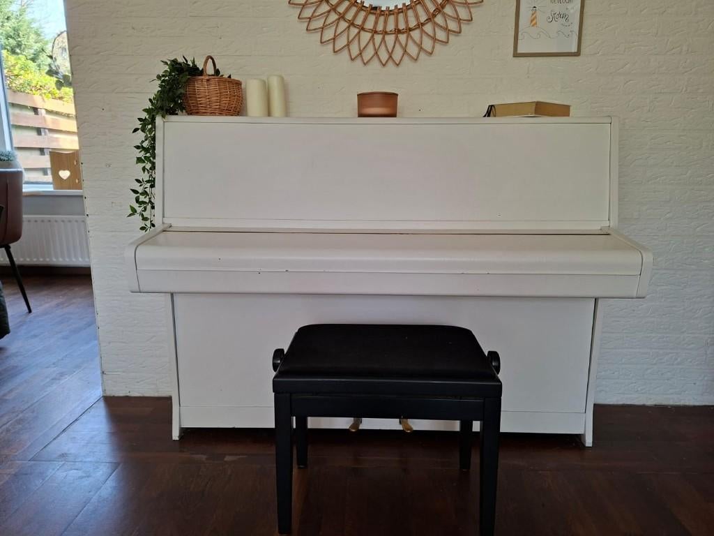 Akoestische piano, Rösler van C.C. Bender, Muziek en Instrumenten, Ophalen, Gebruikt, Wit, Piano