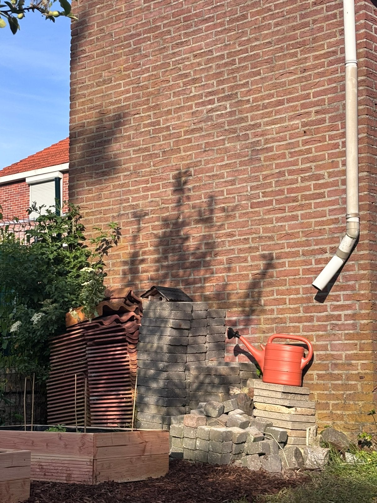 (gratis) Tegels & dakpannen, Tuin en Terras, Ophalen, Gebruikt, 200 cm of meer, 150 tot 200 cm