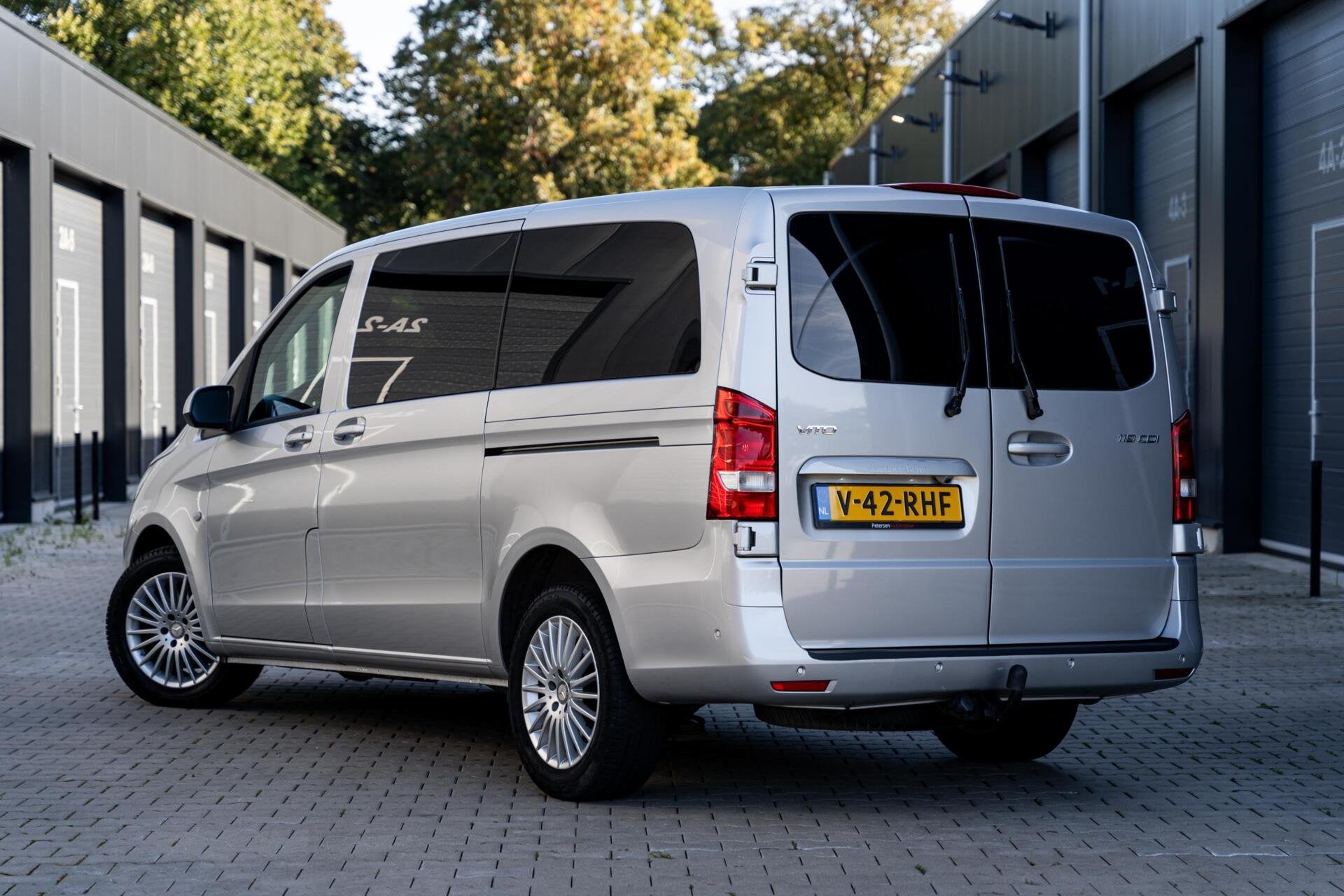 Mercedes Vito 119 CDI Lang DC Euro6 *2x schuif* Leder* Camer, Auto's, Automaat, Gebruikt, 2500 kg, Bedrijf