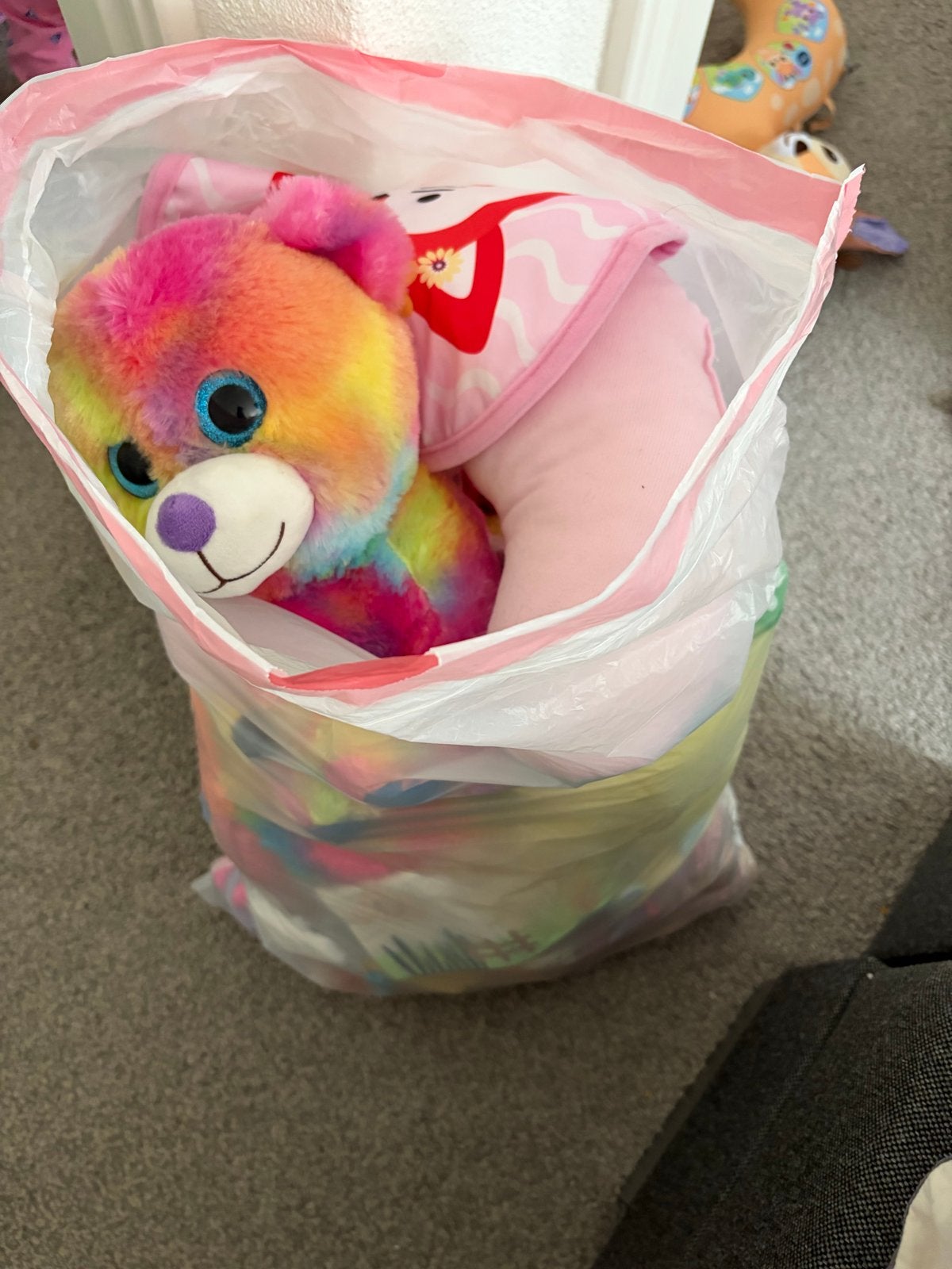 Grote zak met diverse knuffels - kleurrijk en zacht, Kinderen en Baby's, Ophalen, Gebruikt, Beer, Middelgroot (20 tot 80 cm)