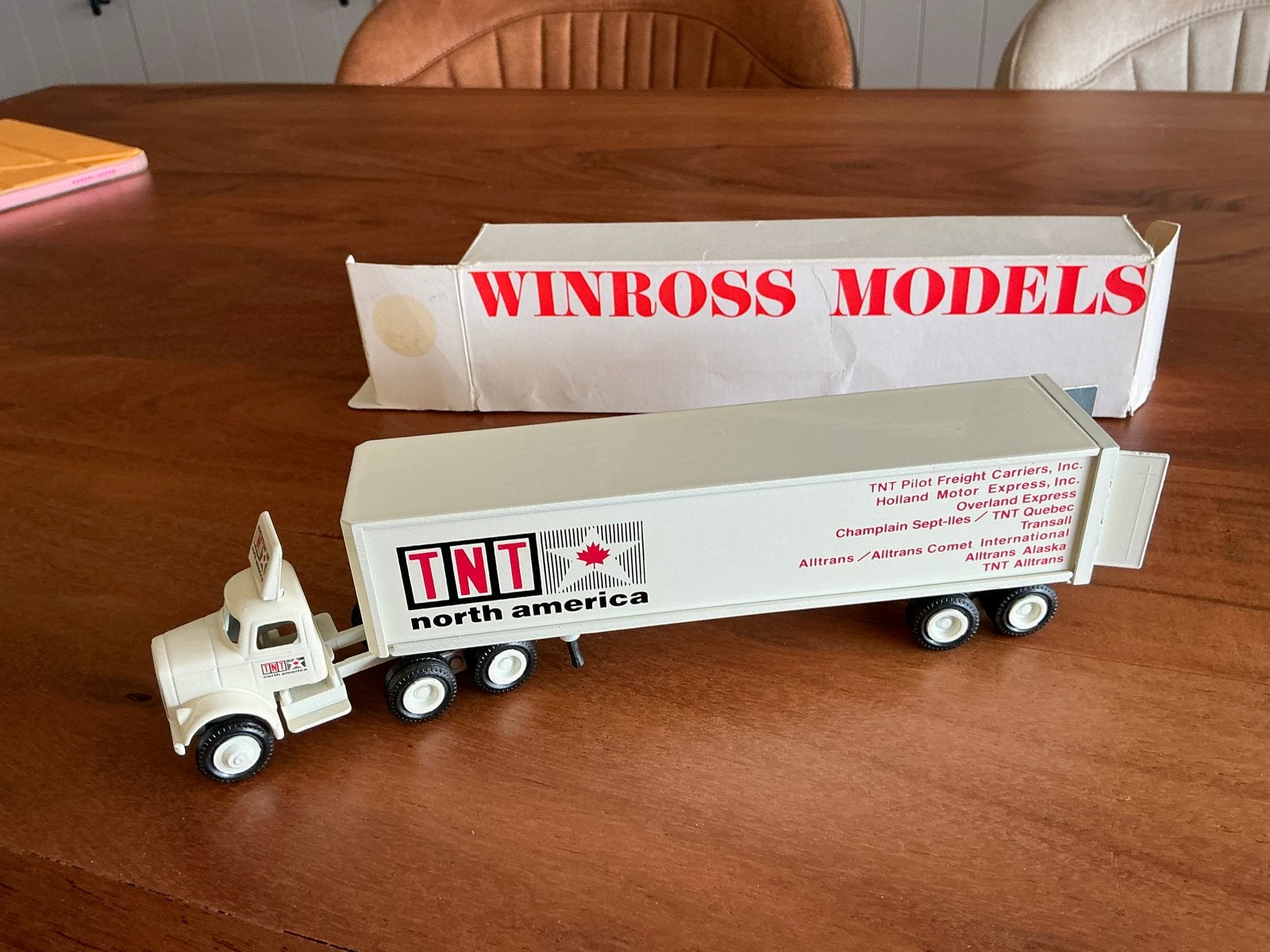 Winross Models TNT North America vrachtwagen, Overige merken, 1:32 tot 1:50, Ophalen of Verzenden, Zo goed als nieuw