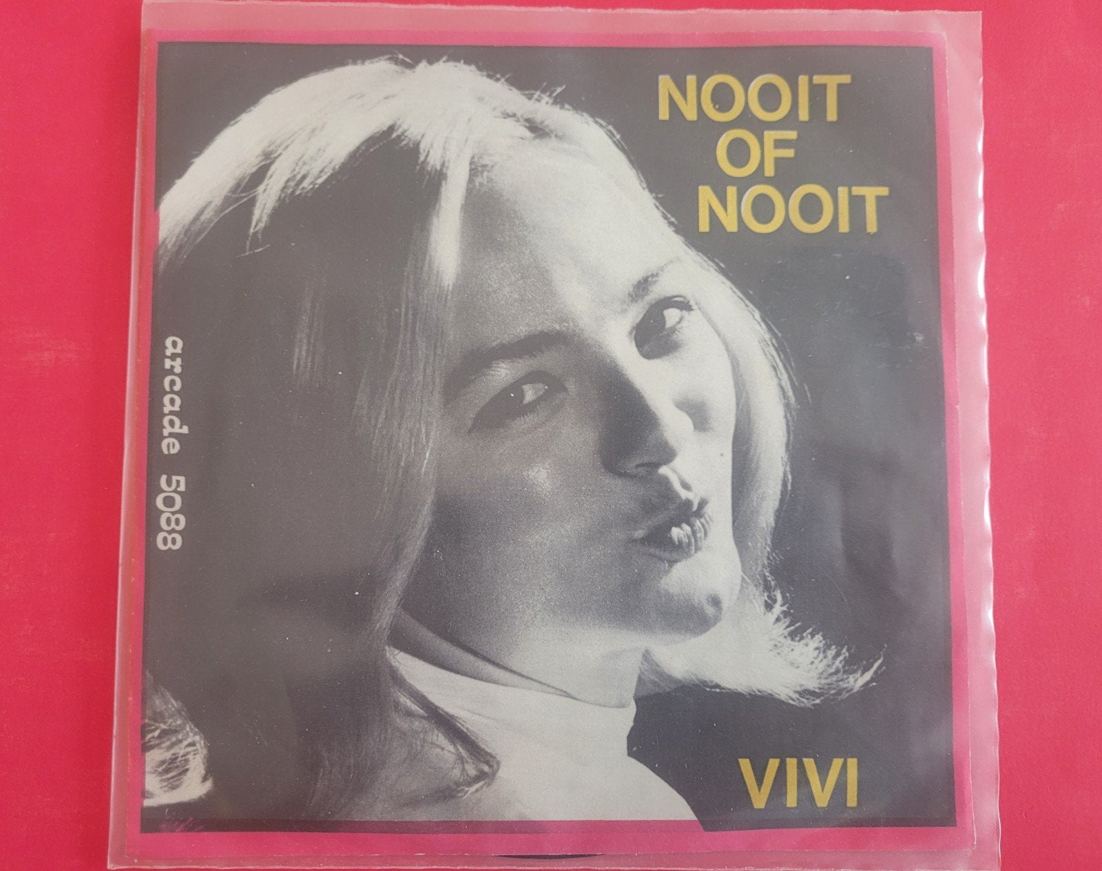 Vivi - Nooit of nooit, Ophalen, Zo goed als nieuw, Overige formaten, Levenslied of Smartlap