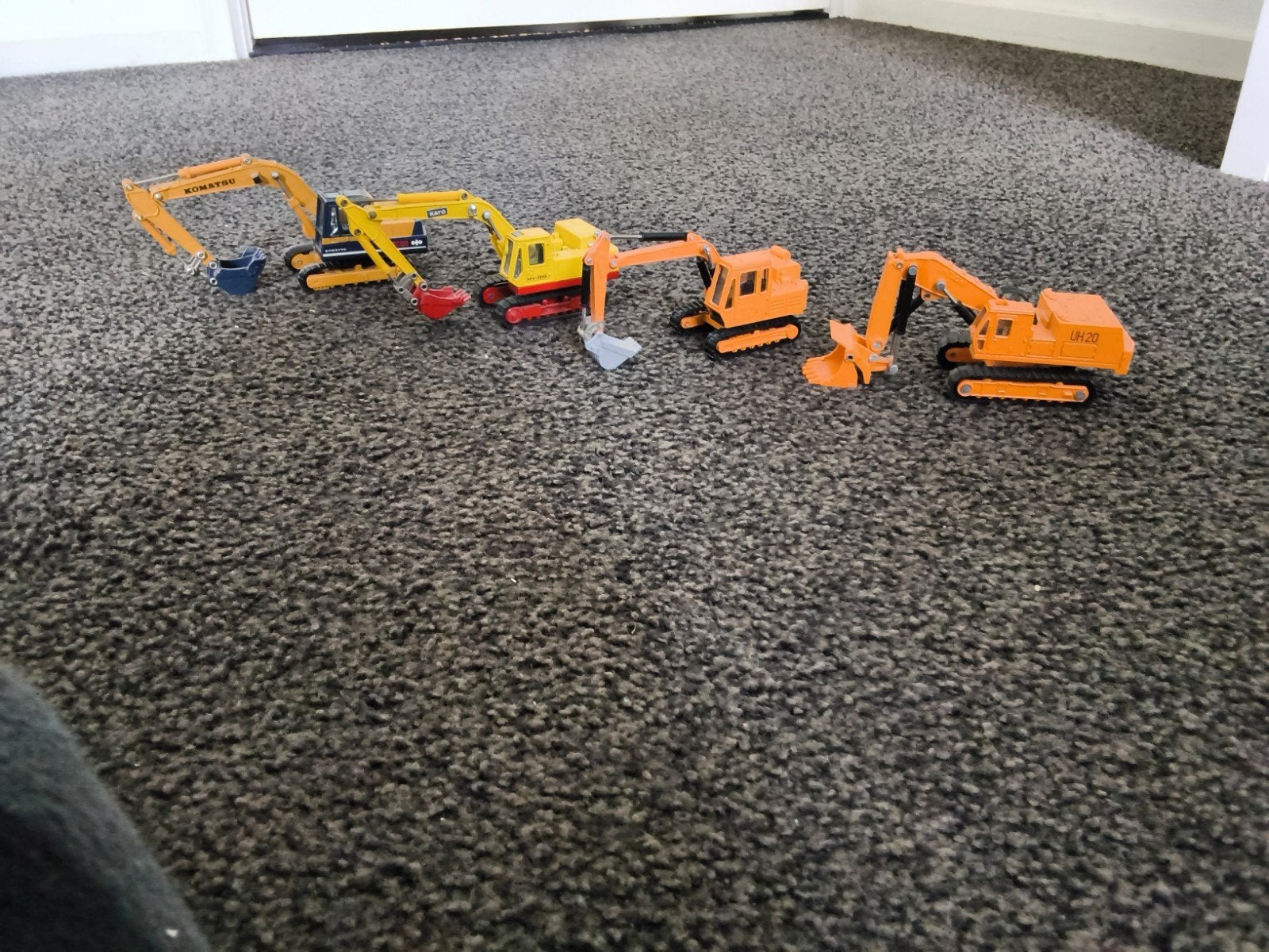 te koop Hitachi, kato en Komatsu schaalmodellen, Ophalen, Zo goed als nieuw, 1:50 of kleiner, Overige merken