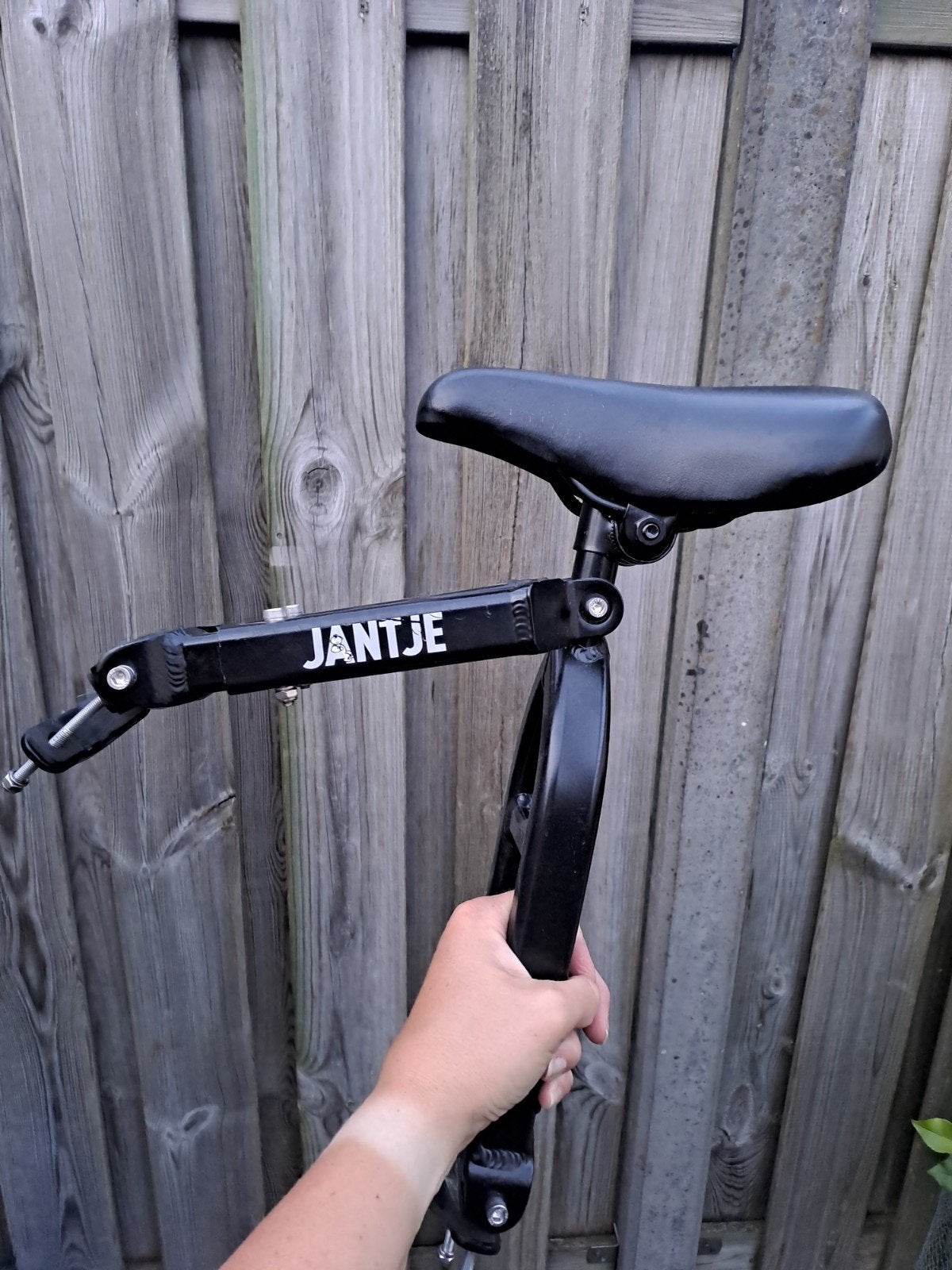 zadeltje voor op damesfiets. ideaal, Ophalen, Zo goed als nieuw