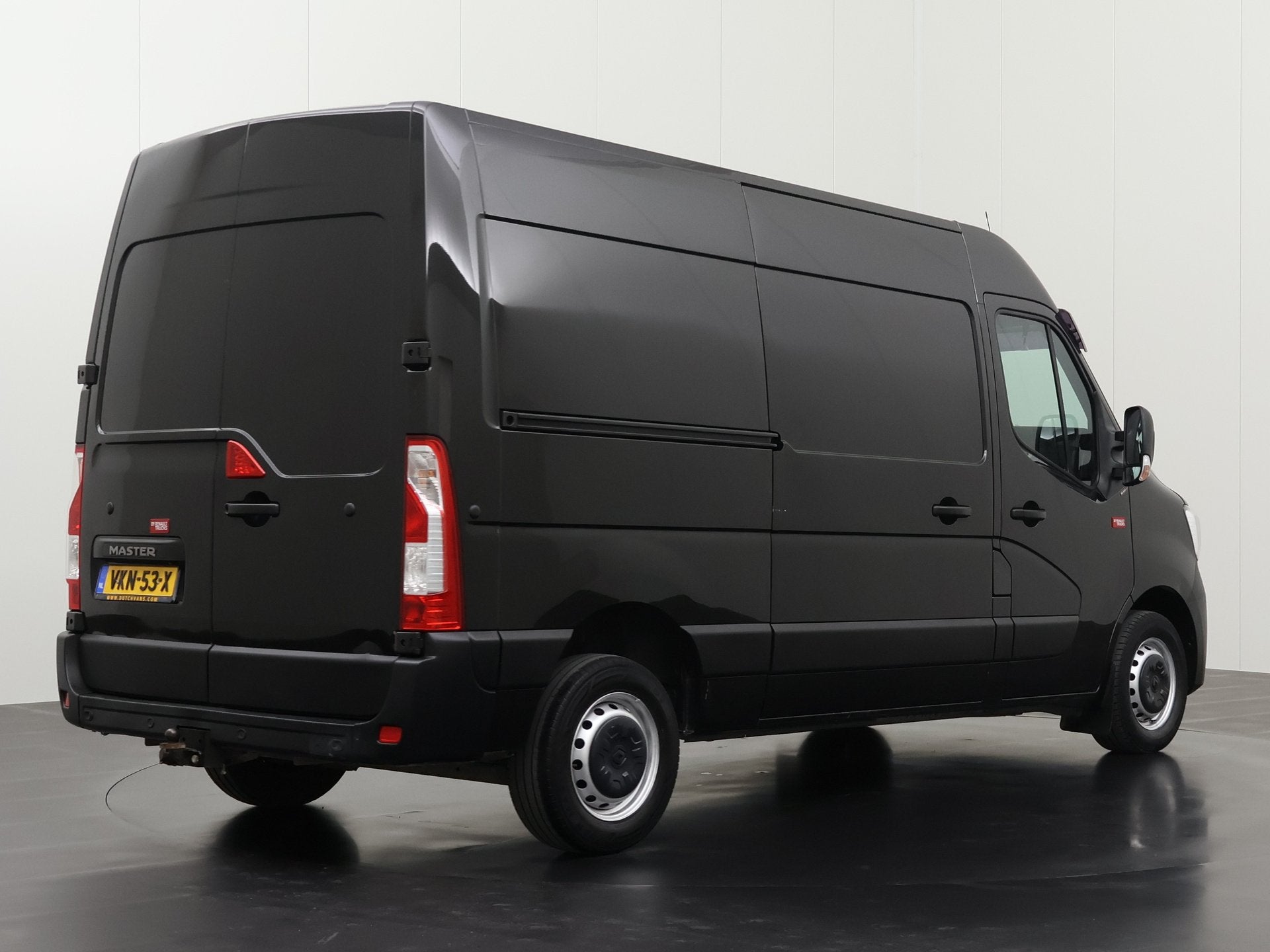 Renault Master 2.3DCi 135PK L2H2 Black Edition | Multimedia, Voorwielaandrijving, Dealer onderhouden, Gebruikt, 4 cilinders