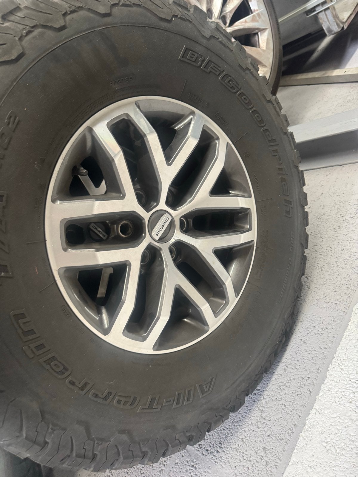 F150 Raptor Velgen/Banden 17 inch - BFGoodrich All-Terrain, Gebruikt, Banden en Velgen, 17 inch, Ophalen of Verzenden