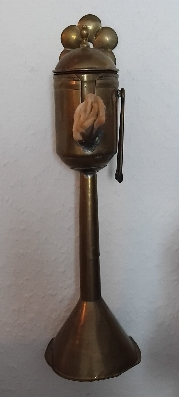 Antieke koperen olielamp met bloemmotief, Antiek en Kunst, Ophalen of Verzenden