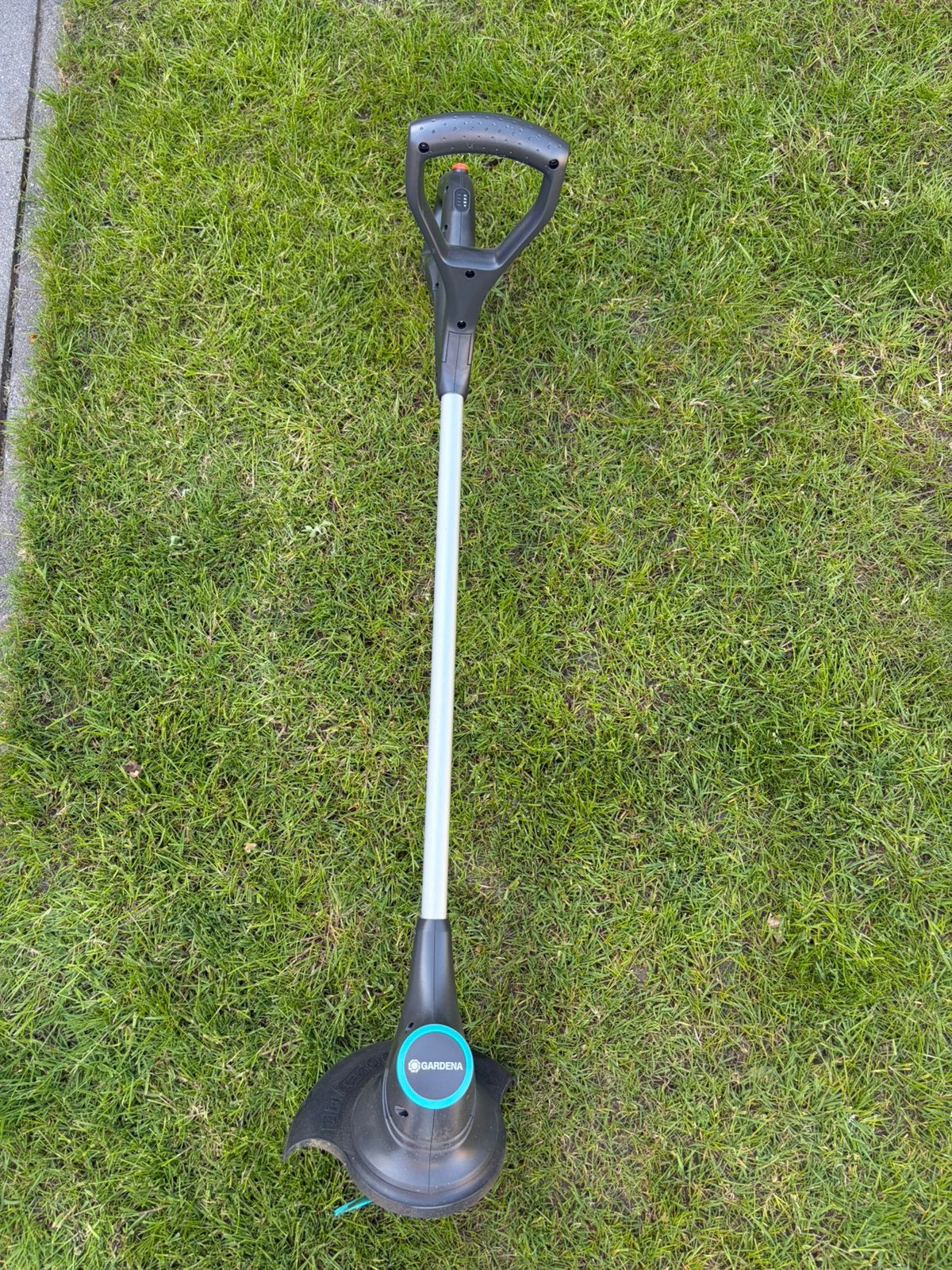 Gardena Accu Grastrimmer SmallCut, Ophalen, Zo goed als nieuw, Accu