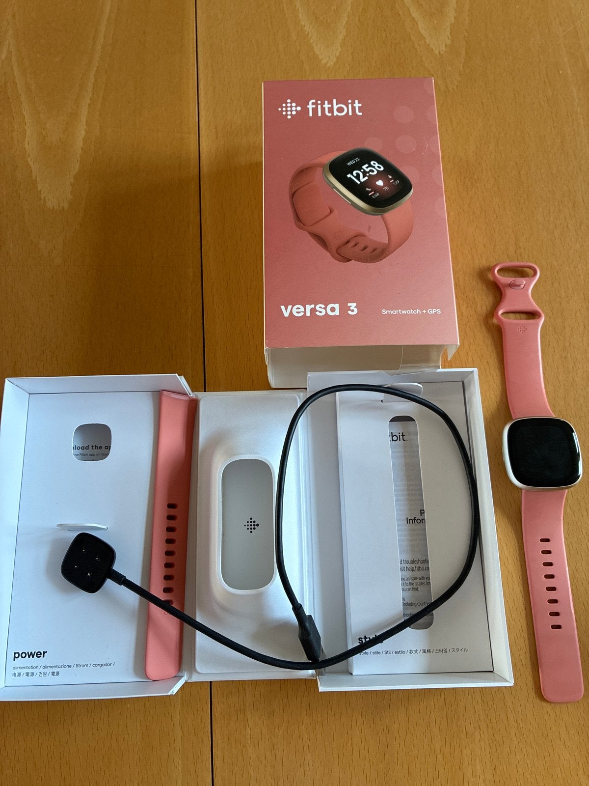 Fitbit Versa 3 Smartwatch + GPS - zgan, Ophalen, Afstand, Zo goed als nieuw, Roze