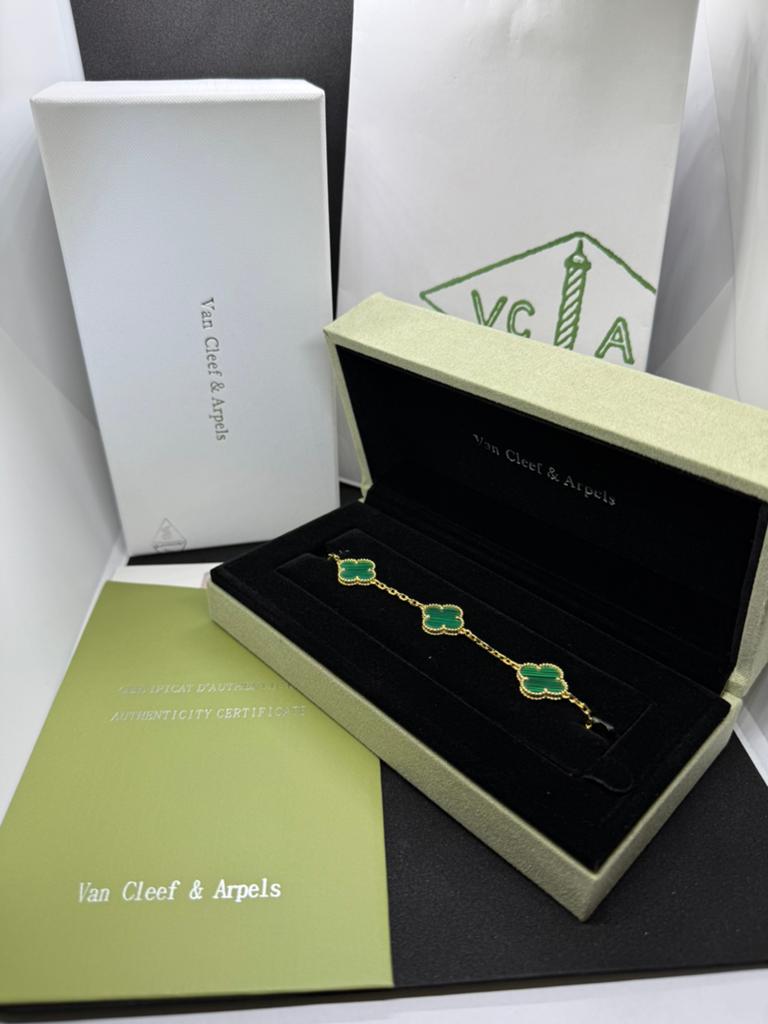 Van Cleef & Arpels Bracelet - Alhambra, Ophalen of Verzenden, Zo goed als nieuw, Goud