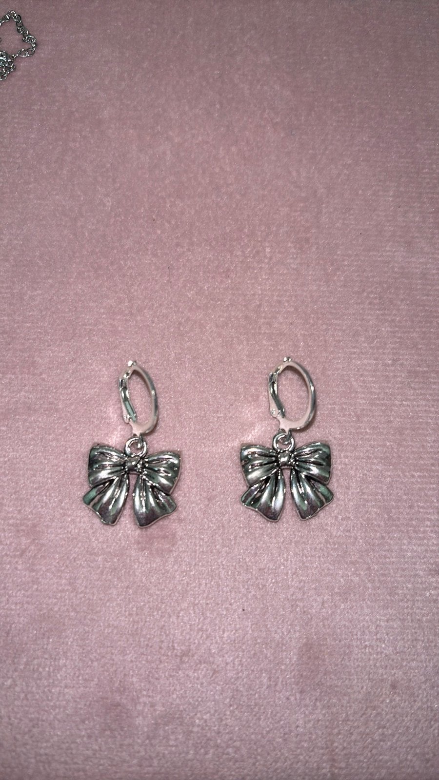 Oorbellen strikje zilver, Overige materialen, Hangers, Nieuw, Ophalen of Verzenden