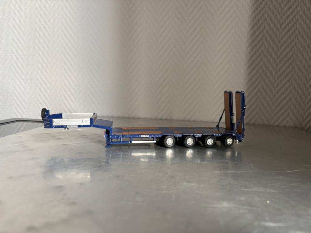 Tekno dieplader 4 as blauw, Hobby en Vrije tijd, Modelauto's | 1:50, Ophalen of Verzenden, Zo goed als nieuw, Bus of Vrachtwagen