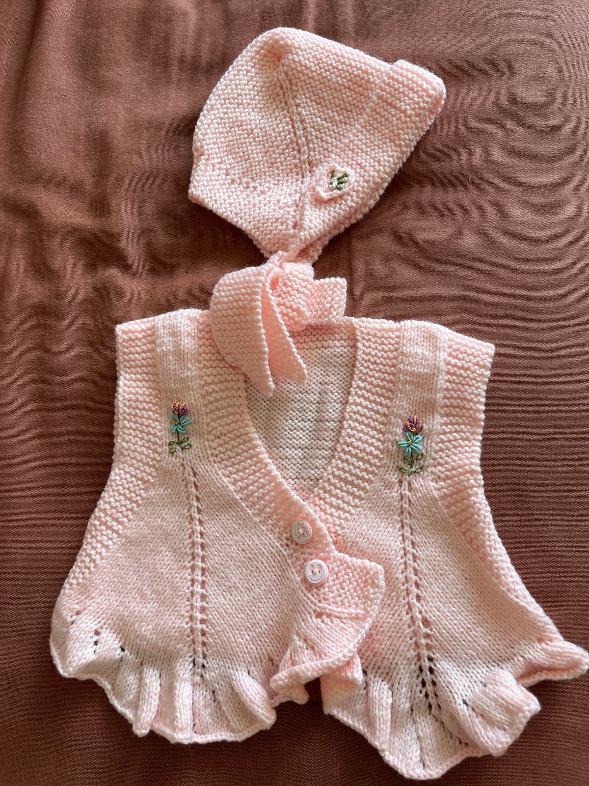 Handgebreid roze vestje met mutsje voor baby's, Ophalen of Verzenden, Nieuw, Jongetje of Meisje