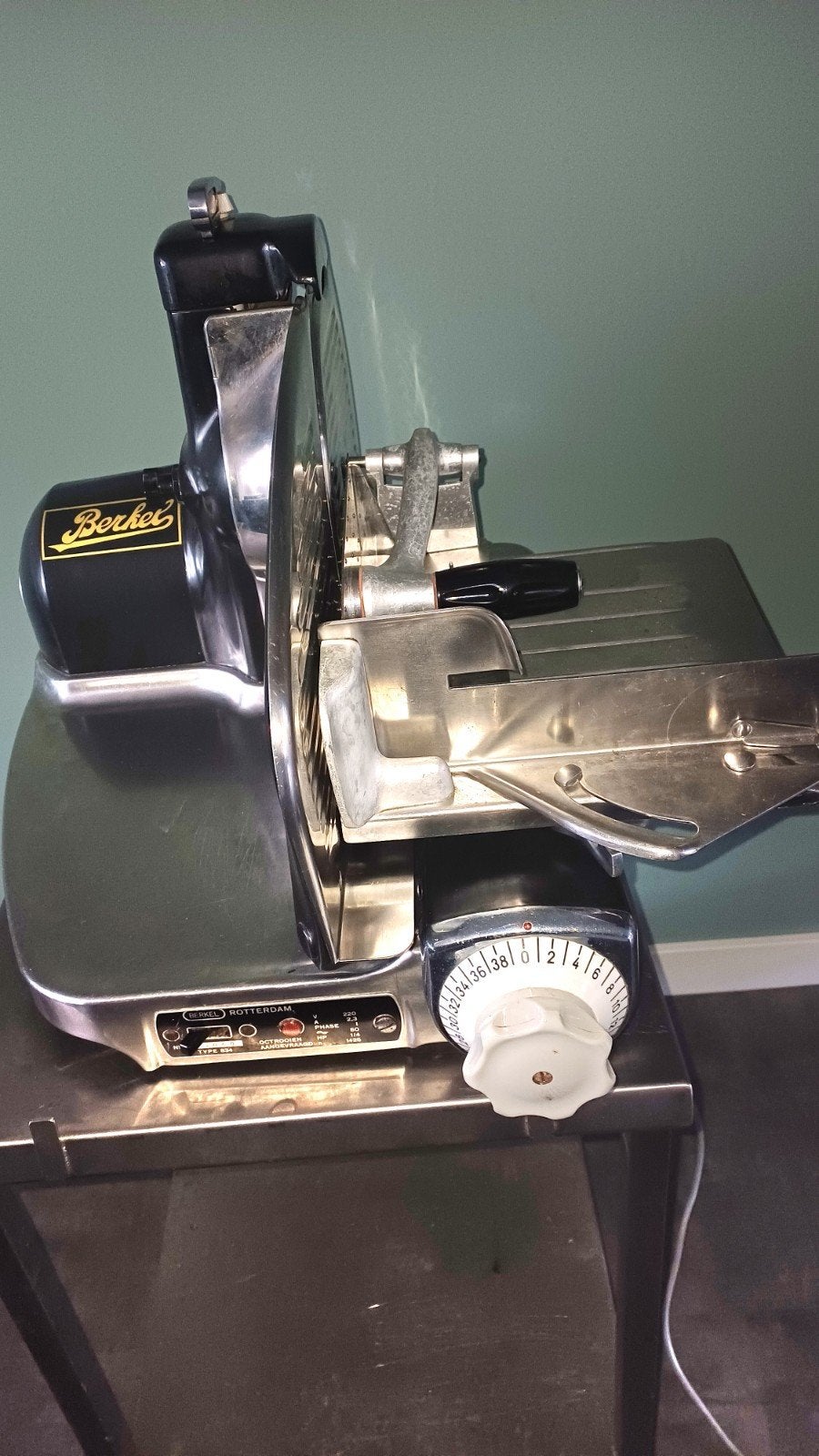 Berkel snijmachine, Ophalen