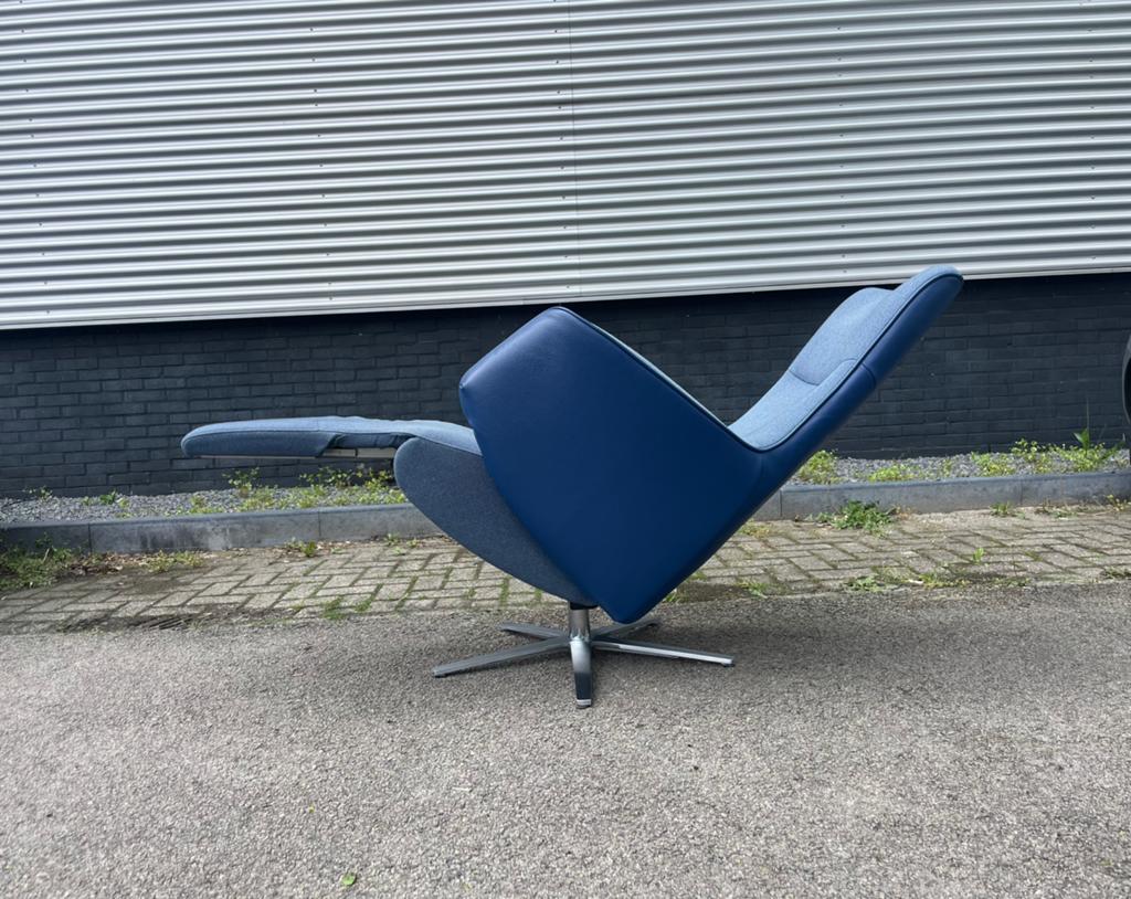 De toekomst twice relax fauteuil / relax stoel blauw, Gebruikt, Minder dan 75 cm, Leer, Ophalen of Verzenden