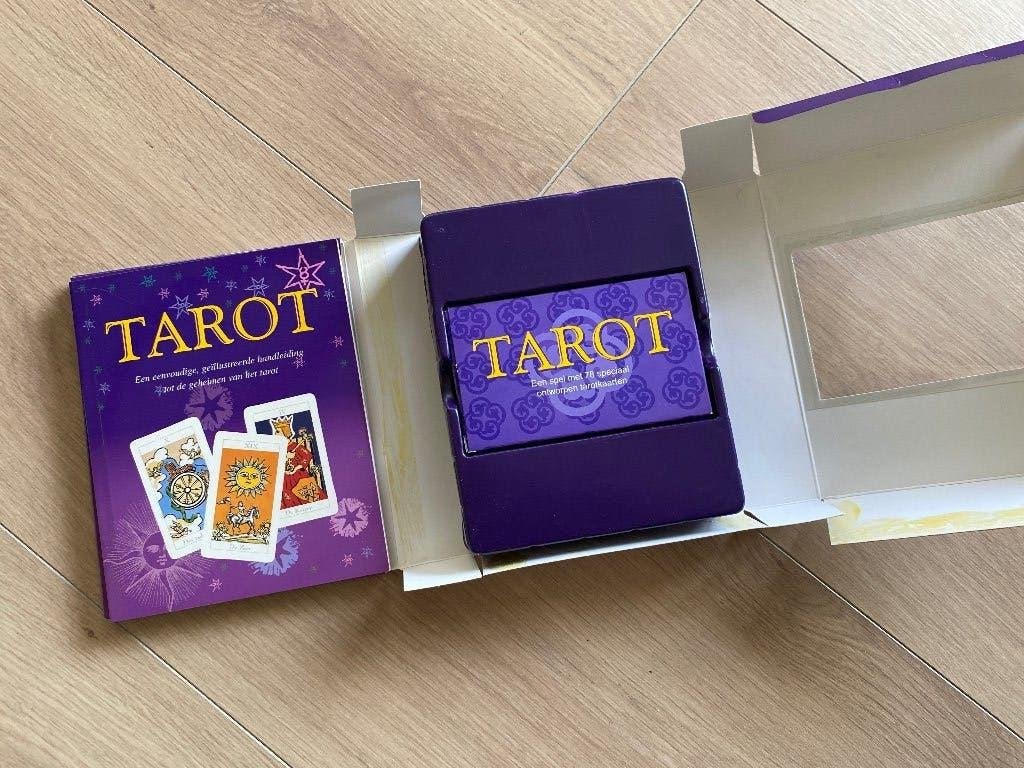 Tarot boek en 78 kaarten set, Boeken, Ophalen, Zo goed als nieuw, Tarot of Kaarten leggen, Overige typen
