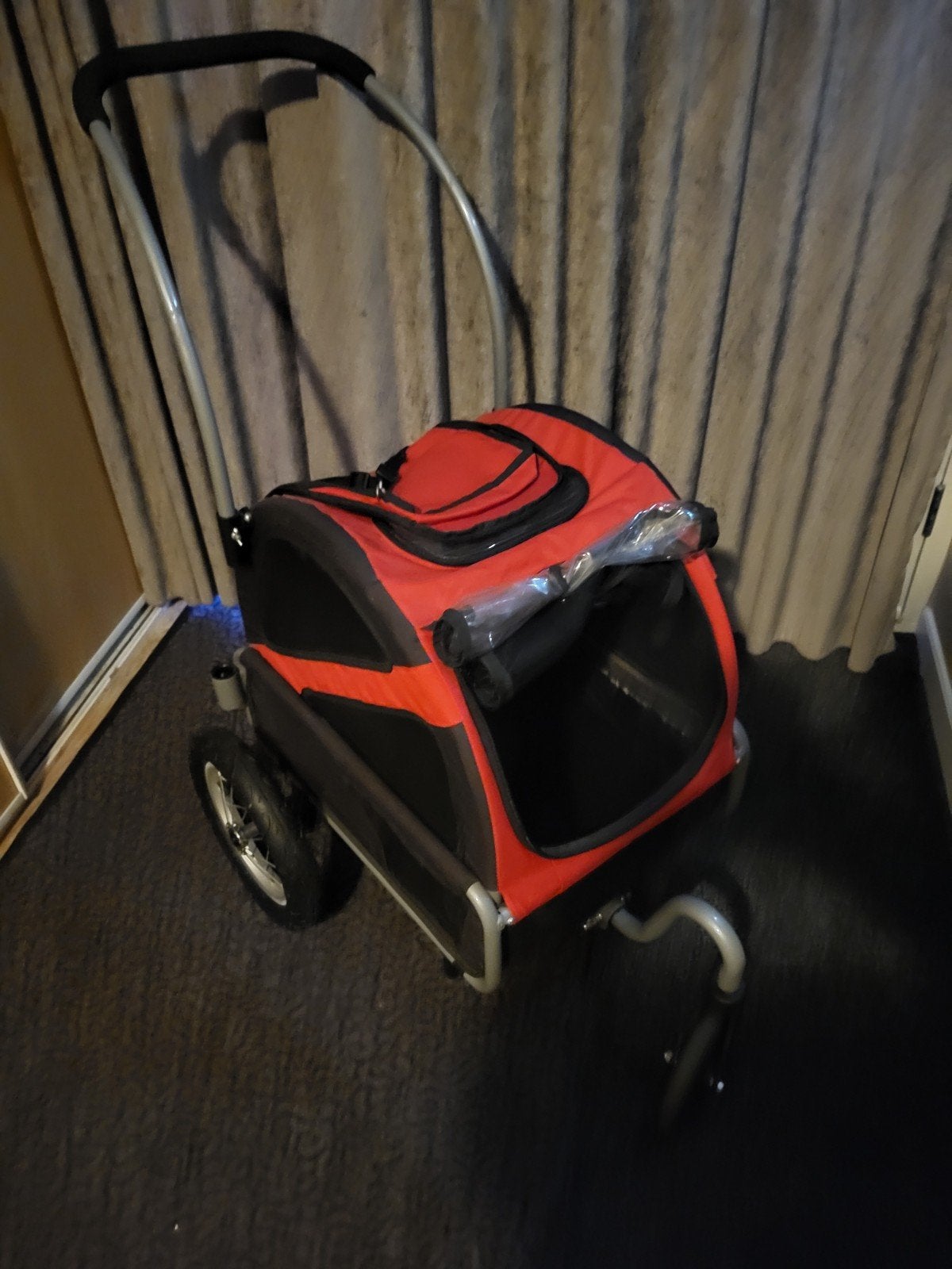 honde wagentje dogy bijna nieuw kan ook achter de fiets zit, Ophalen of Verzenden, Zo goed als nieuw, Hondenkar, 80 kg of meer