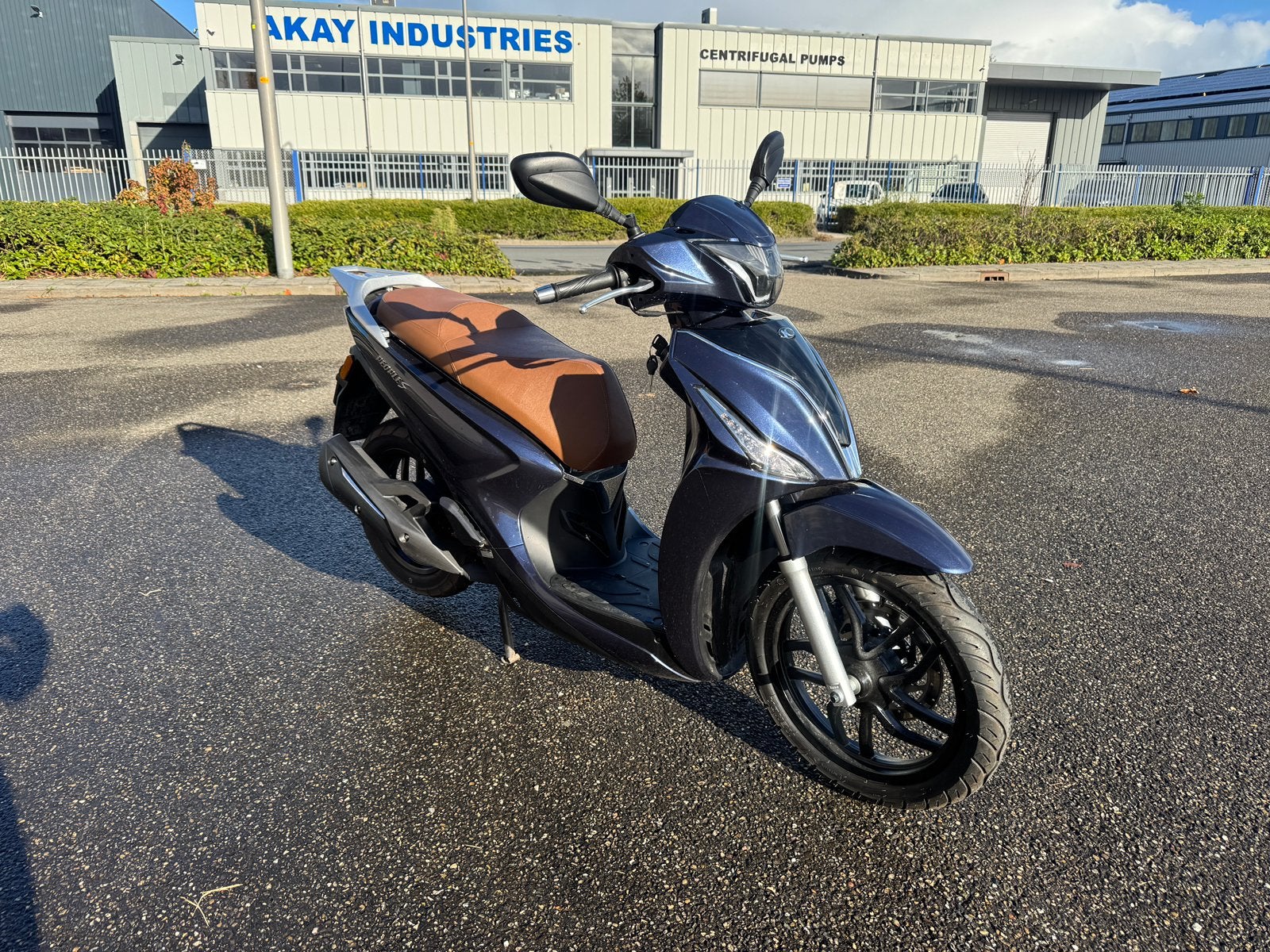 Kymco New People S E5 711 KM, Fietsen en Brommers, Ophalen, Maximaal 45 km/u, Zo goed als nieuw, People S