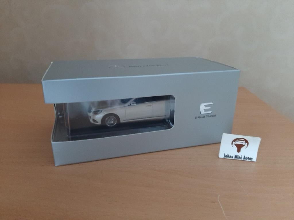 Mercedes Benz E-klasse Estate Diamond White van Kyosho 1:43, Hobby en Vrije tijd, Modelauto's | 1:43, Kyosho, Auto, Nieuw, Ophalen of Verzenden