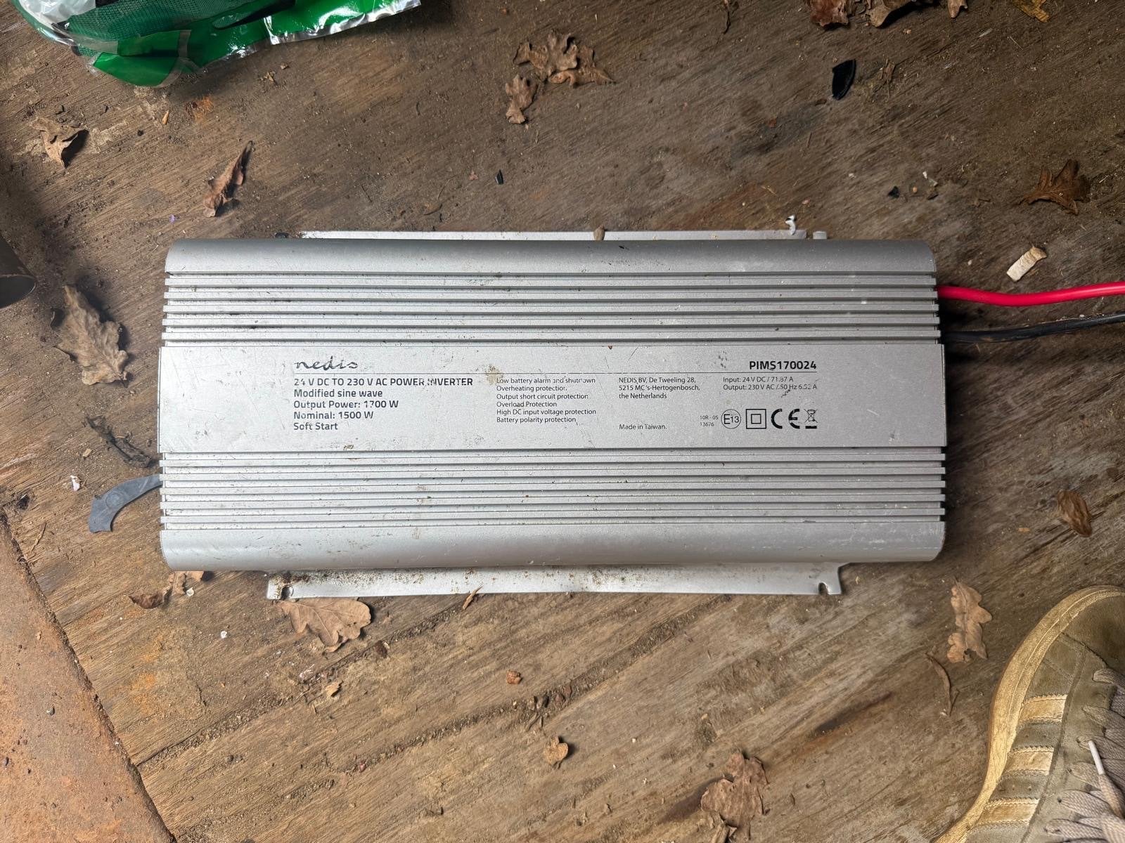 Nedis PIMS170024 Omvormer 24V DC naar 230V AC 1500W, Ophalen of Verzenden, Gebruikt