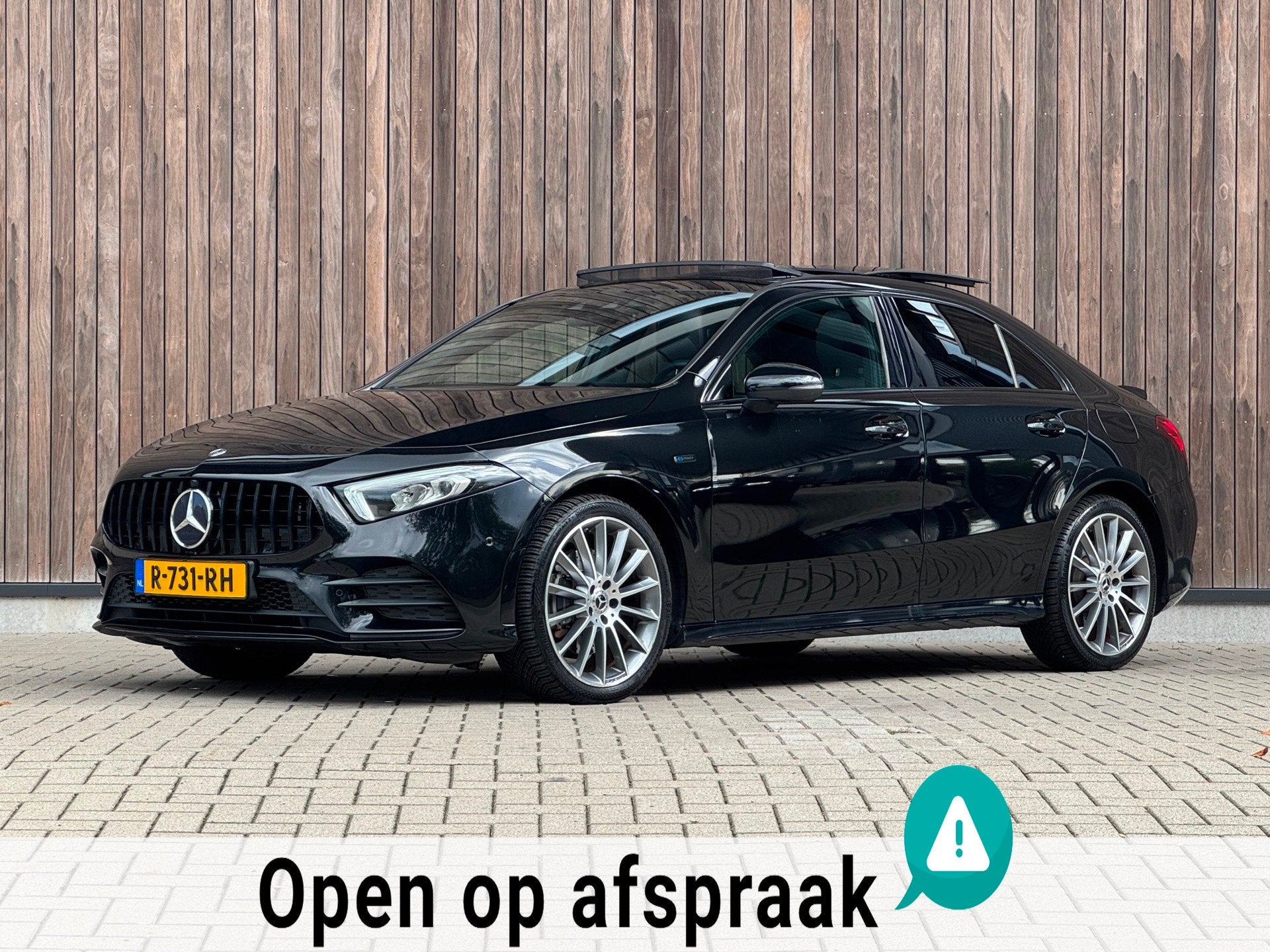 Mercedes-Benz A-klasse 250 e Business Solution AMG / Pano /, Dealer onderhouden, Gebruikt, 4 cilinders, Automatische klimaatregeling
