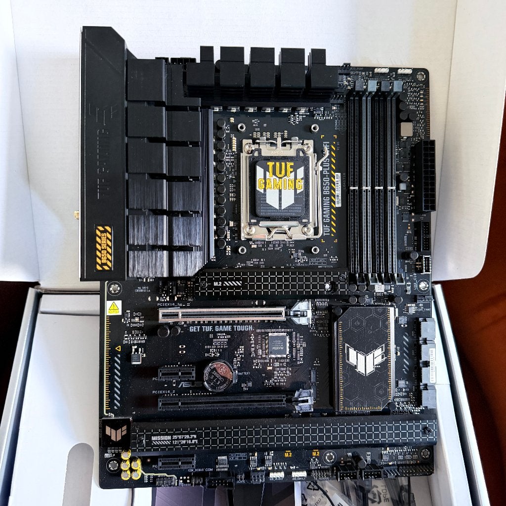 ASUS TUF Gaming B650-PLUS WIFI, Computers en Software, Ophalen of Verzenden, Zo goed als nieuw, ATX, DDR5