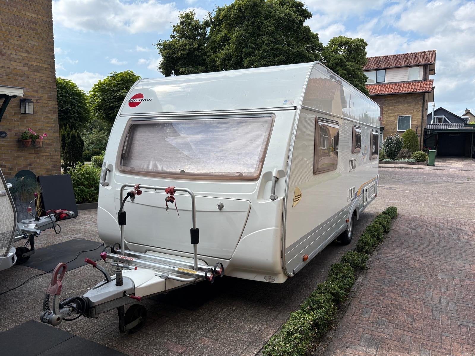 Burstner Ventana 500 ts, Frans bed, 7 tot 8 meter, Particulier, Bürstner