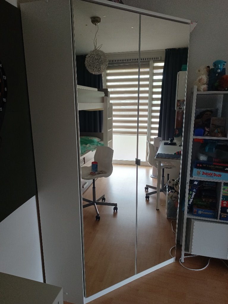 Hoek kleding kast met spiegels, Huis en Inrichting, Kasten | Kledingkasten, Ophalen, 50 tot 100 cm, Glas, 150 tot 200 cm