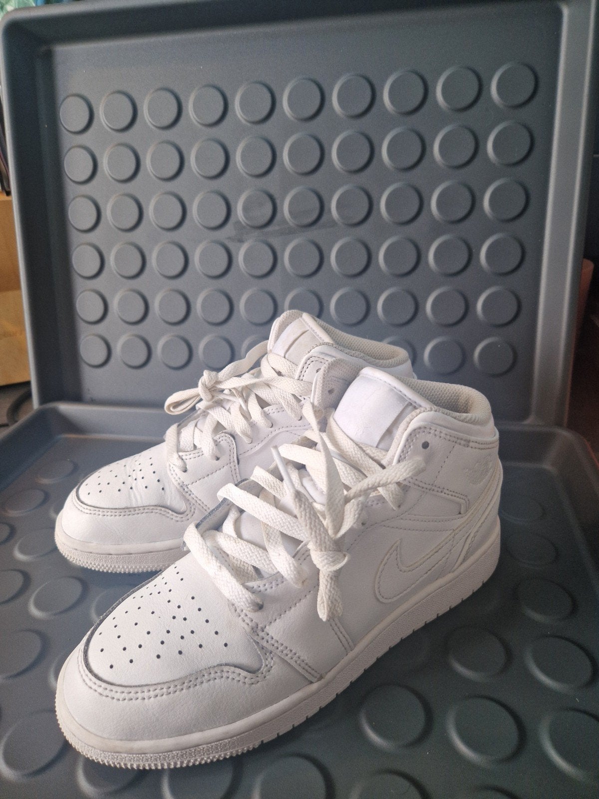 Nike Air Jordan 1 Mid Triple White (GS) - Maat 36.5, Nike Air Jordan, Verzenden, Wit, Sneakers of Gympen