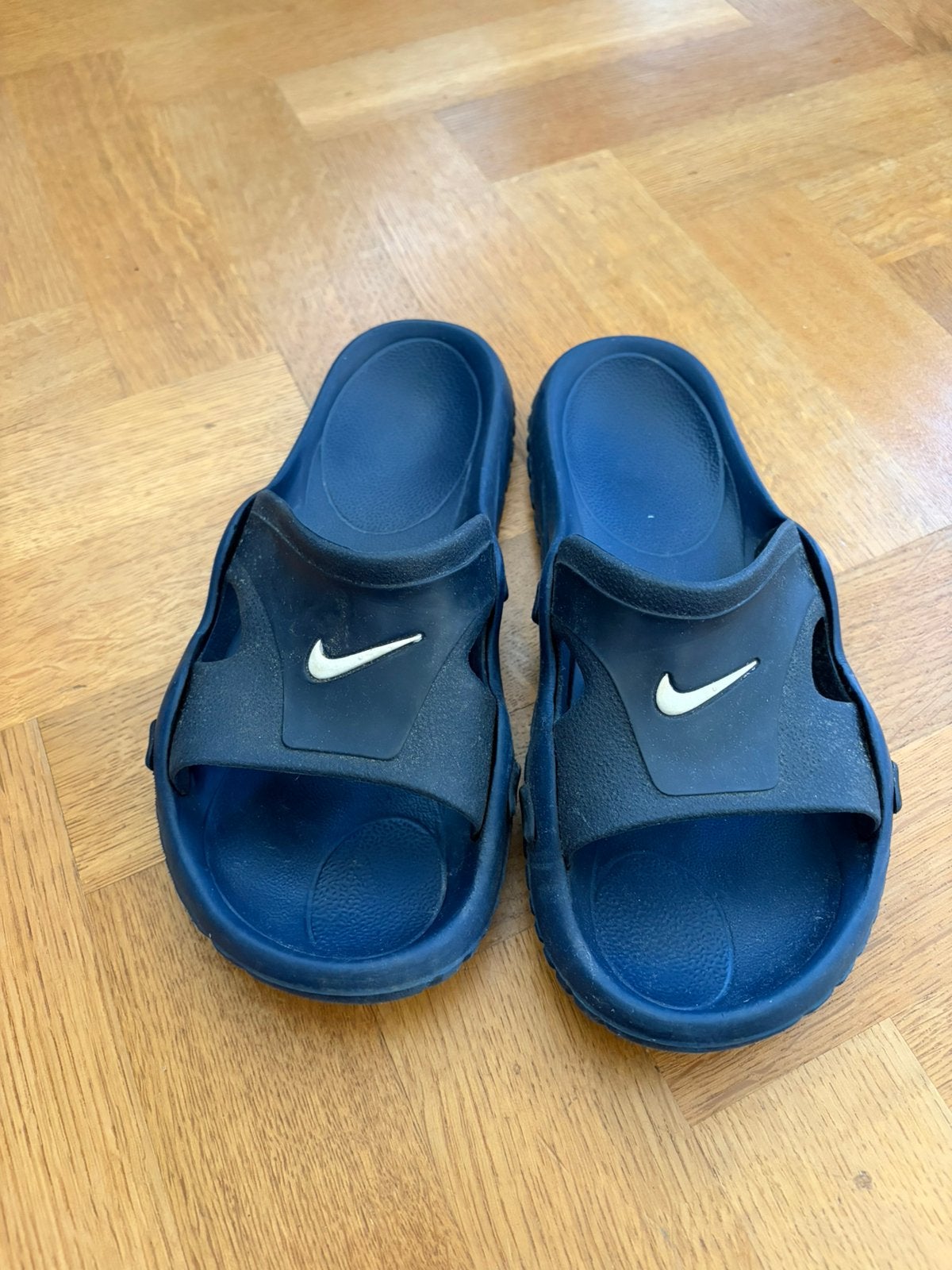 Slippers nike maat 40, Ophalen of Verzenden, Zo goed als nieuw, Slippers