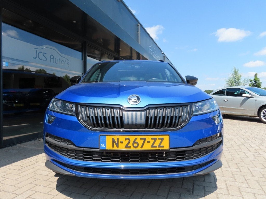 Skoda KAROQ 1.5 TSI Sportline Business Led Pano Trekhaak 202, Euro 6, 4 cilinders, Blauw, 19 km/l