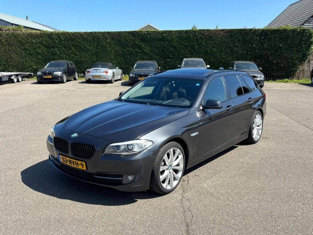 BMW 5-Serie 525D Touring 150KW Aut8 2010 Grijs, Automaat, Zwart, 2993 cc, 2000 kg