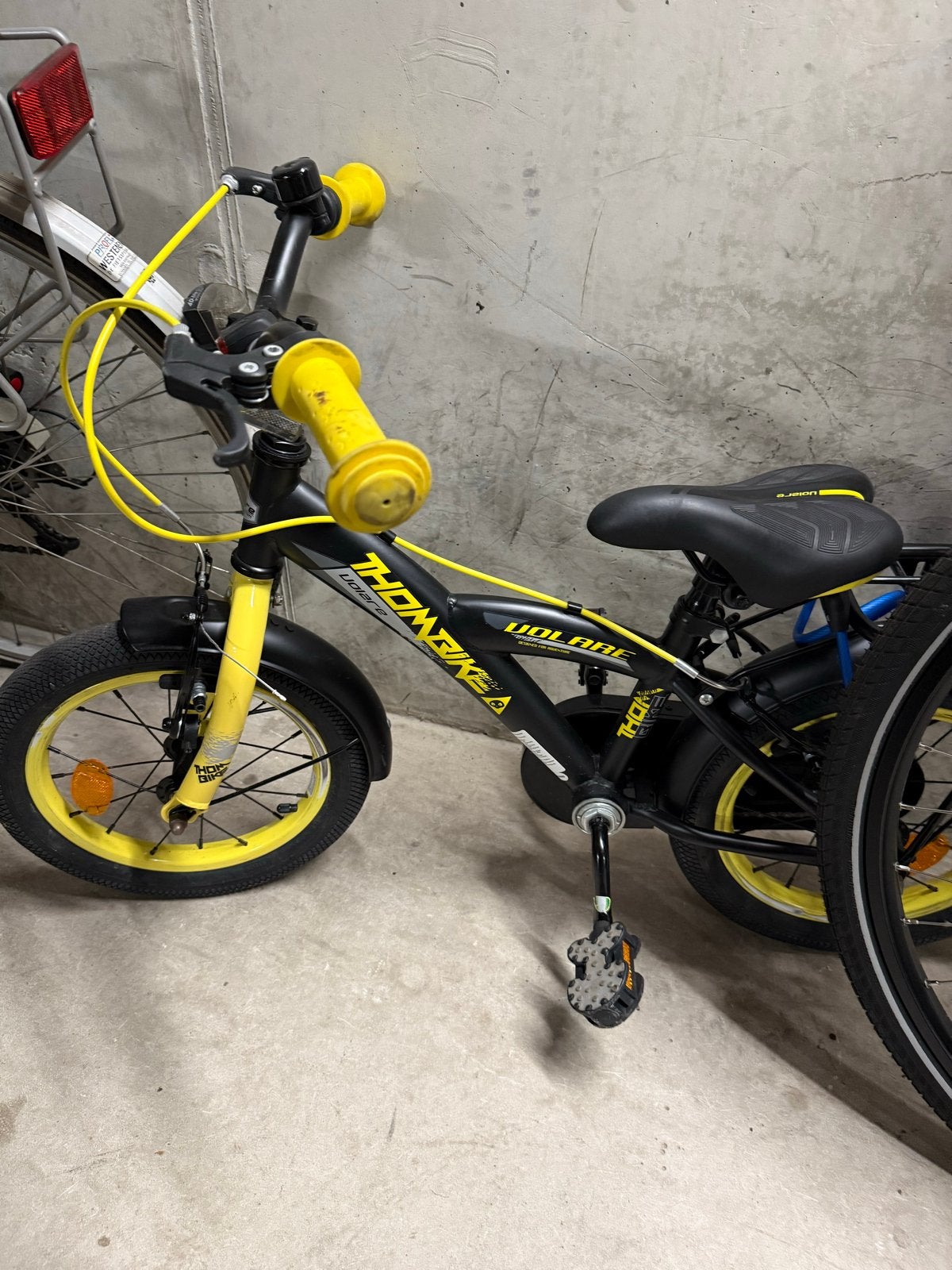 ThomBike Volare kinderfiets 16 inch - Zwart/Geel, Ophalen, Gebruikt, Velgrem, Minder dan 16 inch
