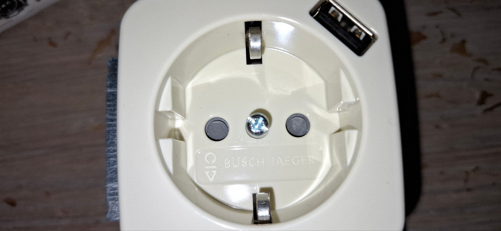 Busch jaeger wandcontactdoos met usb, Ophalen of Verzenden, Nieuw, Stopcontact