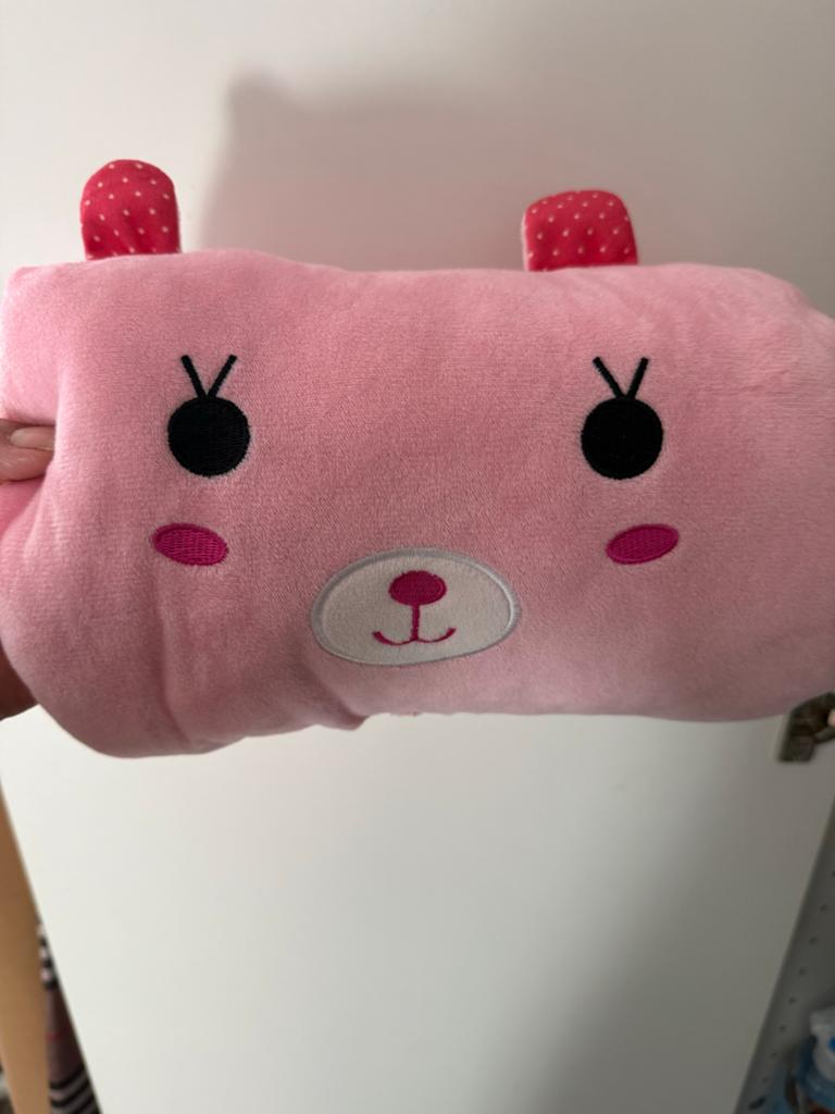 Schattig Roze Armkussen met Beer Gezichtje, Huis en Inrichting, Woonaccessoires | Kussens, Ophalen of Verzenden, Zo goed als nieuw
