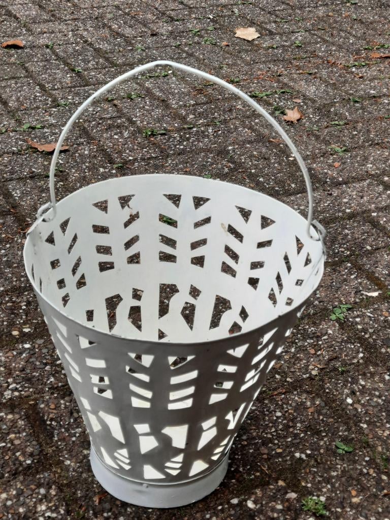 Open gewerkte metalen emmer., Ophalen of Verzenden, Metaal