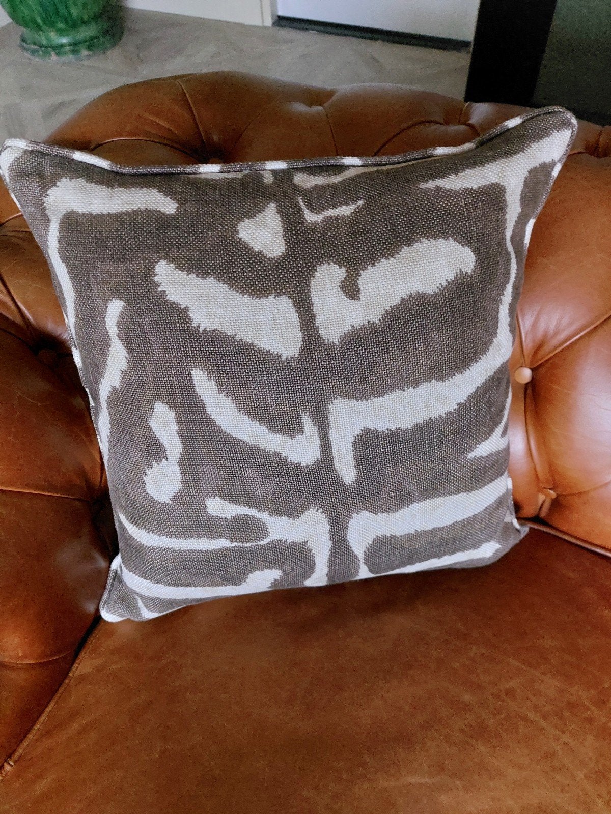Taupe zebra kussen van Ralph Lauren stof - Mooi en nieuw!, Overige merken, Beige, Met print, Vierkant