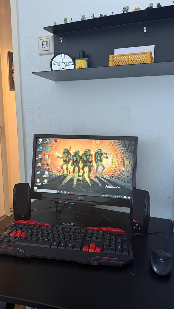 Packard Bell Desktop PC -Int Core 2Quad,4GB RAM,SSD, Printer, Ophalen, Gebruikt, SSD, Met videokaart