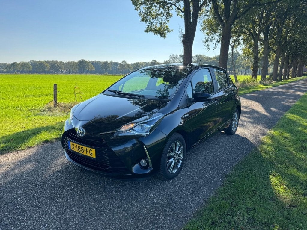 Toyota Yaris 1.5 Hyb. Aspiration, Euro 6, 4 cilinders, Bedrijf, Hybride Elektrisch/Benzine
