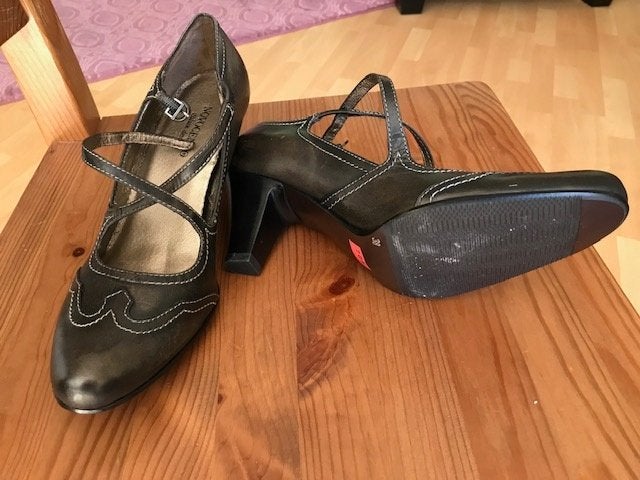 Bruine Pumps, Ophalen of Verzenden, Zo goed als nieuw