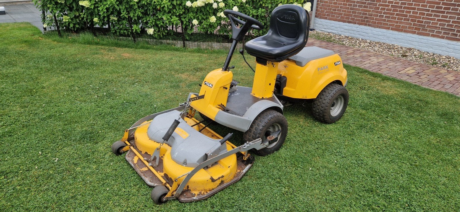 Stiga Park Compakt AWD 4X4.(Opknapper), Tuin en Terras, Zitmaaiers, Gebruikt, Ophalen