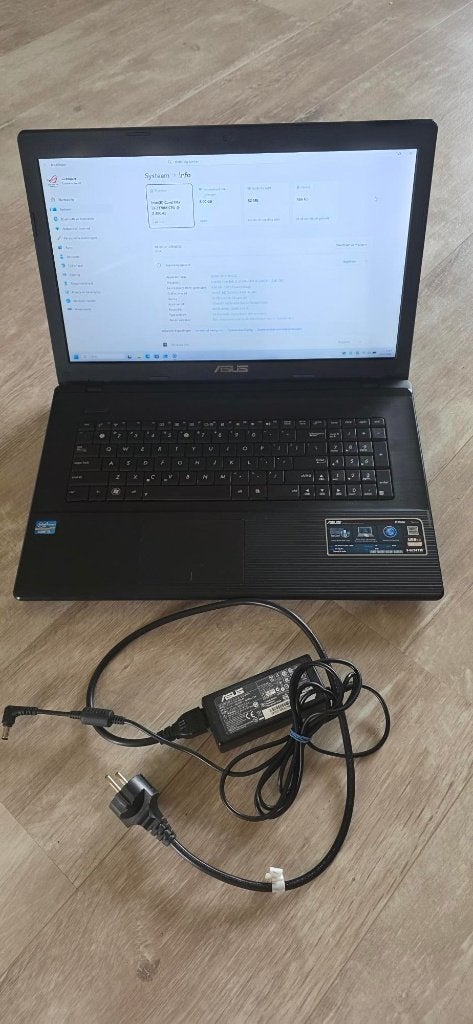 Asus R704A Laptop/8 GB/500 GB SSD/i3 2.4 GHZ/DVD REC/17.3", Qwerty, 8 GB, Ophalen of Verzenden, Zo goed als nieuw