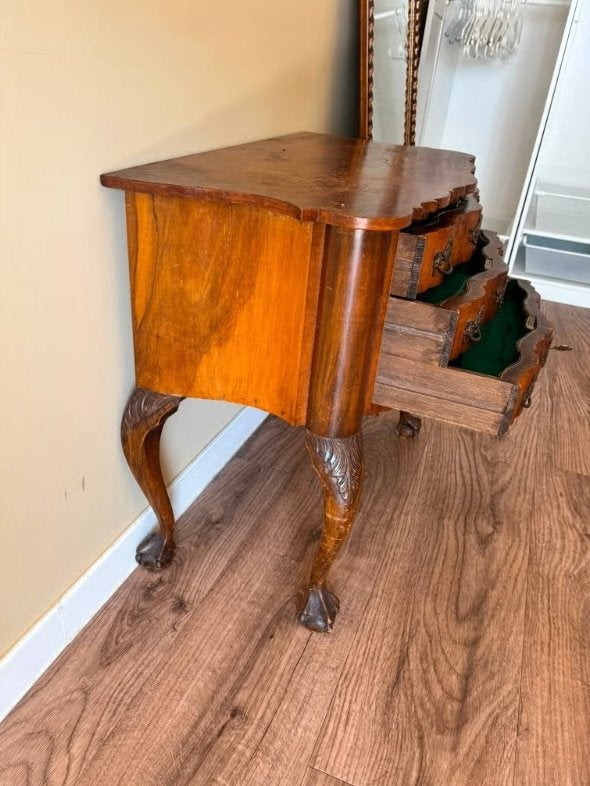 Foto 3 van Prachtige Bombe commode/buikaste in LouisXV stijl