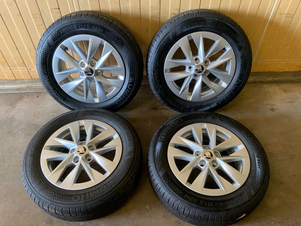 Zomerset Skoda Fabia/Rapid 15 inch orgineel splinternieuw, Auto-onderdelen, Banden en Velgen, Ophalen, 15 inch, Banden en Velgen