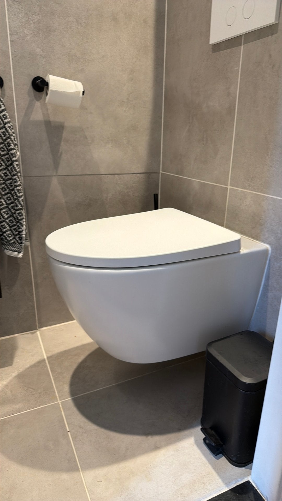 Hangend toilet NIEUW IN DOOS twv 460 euro, Ophalen, Zo goed als nieuw