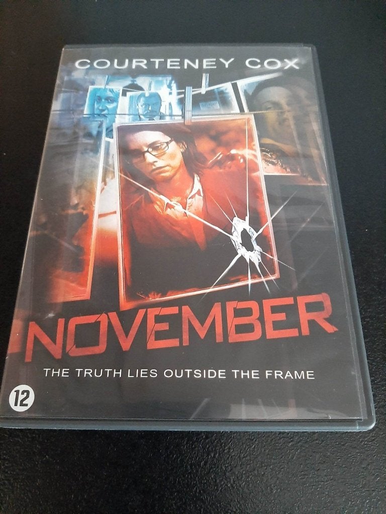 November, Courteney Cox, James Le Gross, Nick Offerman!, Vanaf 12 jaar, Ophalen of Verzenden, Gebruikt, Overige genres